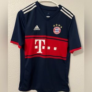 Bayern Munich away 2018 jersey size XL.